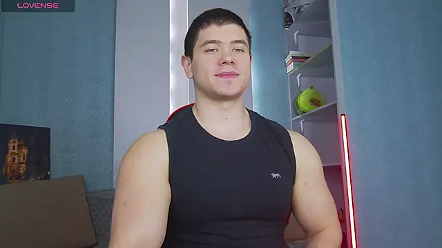 Snapshot of Arilas_ chatting on March 12, 7:46 am Arilas  online show from March 12, 7:46 am