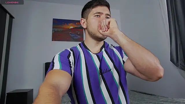 Snapshot of Arilas_ chatting on November 4, 7:29 am Arilas  online show from November 4, 7:29 am