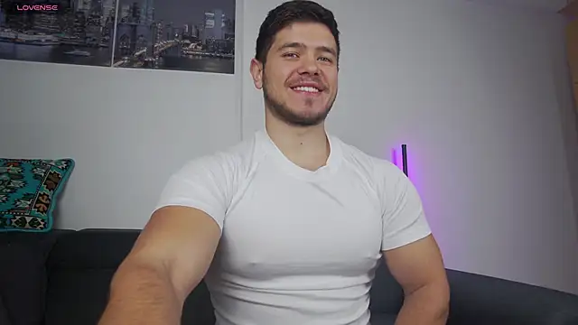 Snapshot of Arilas_ chatting on November 15, 7:38 am Arilas online show from November 15, 7:38 am