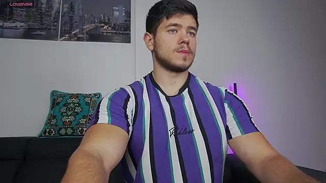 Snapshot of Arilas_ chatting on November 16, 8:09 am Arilas online show from November 16, 8:09 am