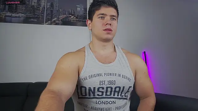 Snapshot of Arilas_ chatting on November 22, 7:40 am Arilas online show from November 22, 7:40 am