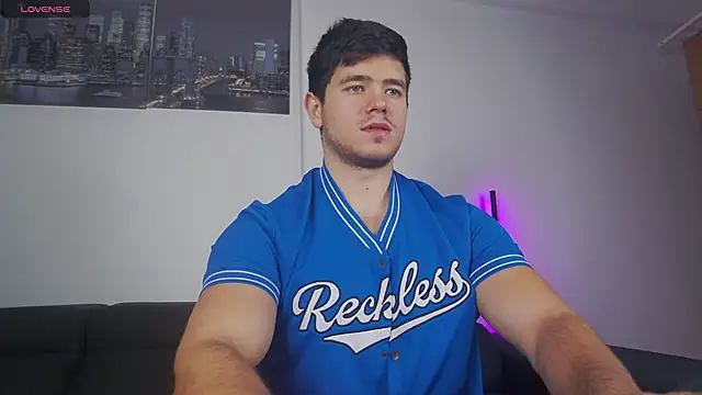 Snapshot of Arilas_ chatting on December 2, 7:03 am Arilas online show from December 2, 7:03 am