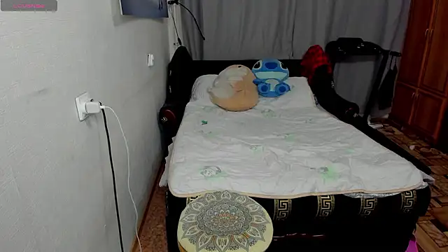 Snapshot of monica__elder chatting on February 14, 4:20 am monica elder online show from February 14, 4:20 am