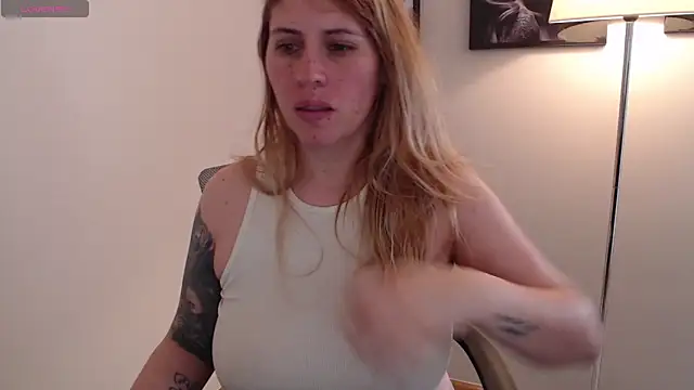 Snapshot of thamarajane chatting on June 5, 1:06 pm thamarajane online show from June 5, 1:06 pm