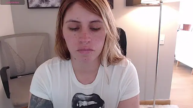 Snapshot of thamarajane chatting on June 9, 7:03 pm thamarajane online show from June 9, 7:03 pm