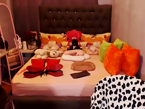 UnMarriedwifeTSX online show from December 18, 11:44 pm