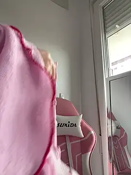 Cameron diazz online show from April 12, 3:50 pm