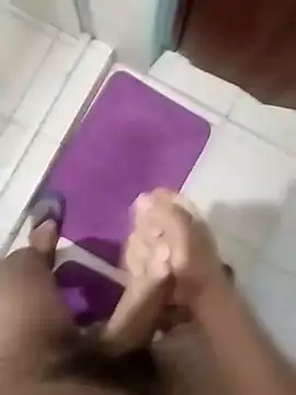 Snapshot of Emanuel45js chatting on November 3, 2:13 am Emanuel45js online show from November 3, 2:13 am