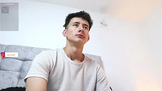 Snapshot of _Alexxx chatting on December 3, 11:46 pm Alexxx online show from December 3, 11:46 pm