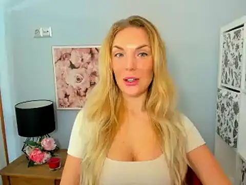 AulloraHoney online show from December 2, 9:35 am