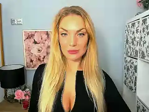 AulloraHoney online show from December 6, 10:05 am