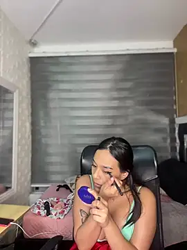 Snapshot of Little_Amber6 chatting on December 31, 7:20 am Little Amber6 online show from December 31, 7:20 am