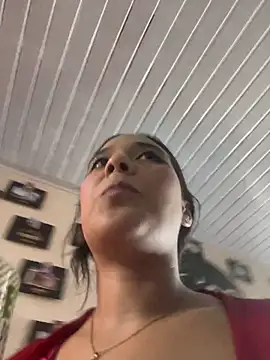 Snapshot of Little_Amber6 chatting on January 24, 11:12 pm Little Amber6 online show from January 24, 11:12 pm