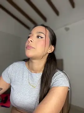 Snapshot of Little_Amber6 chatting on October 4, 11:36 pm Little Amber6 online show from October 4, 11:36 pm