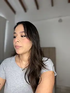 Snapshot of Little_Amber6 chatting on November 2, 8:00 pm Little Amber6 online show from November 2, 8:00 pm