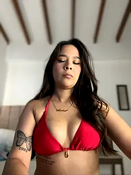 Snapshot of Little_Amber6 chatting on November 9, 10:08 pm Little Amber6 online show from November 9, 10:08 pm