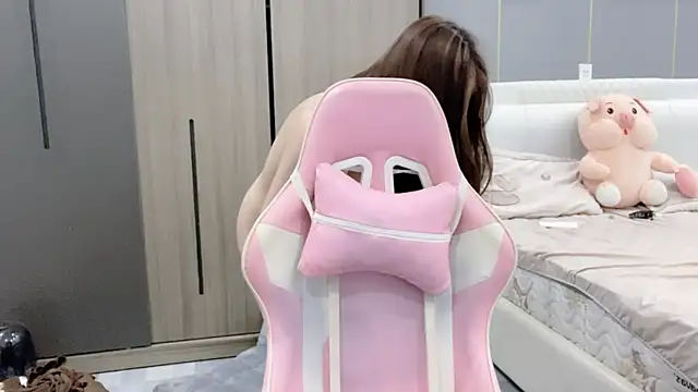 ANNA102 online show from March 1, 7:21 am