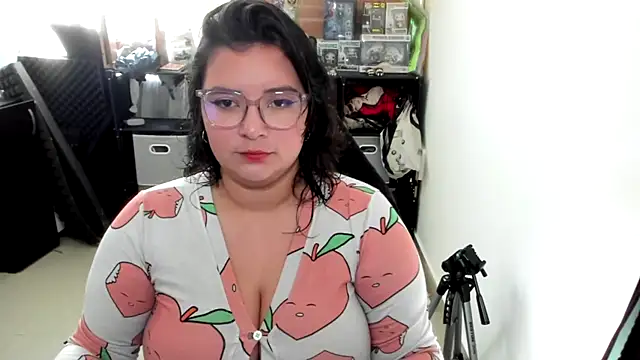 aika-dreams online show from October 27, 1:37 pm