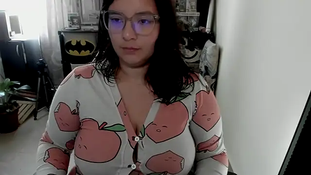 aika-dreams online show from April 8, 2:39 pm