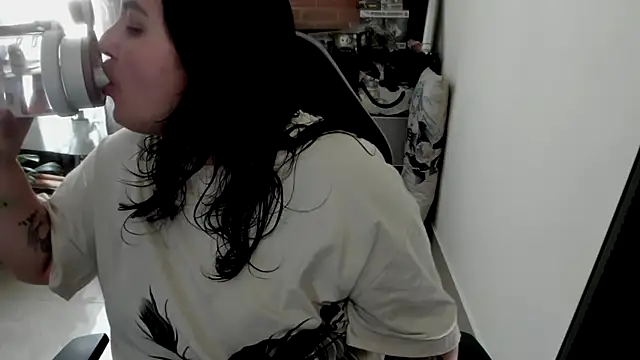 aika-dreams online show from April 9, 1:38 pm