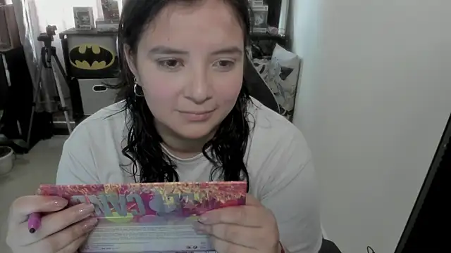 Snapshot of aika-dreams chatting on July 6, 1:41 pm aika-dreams online show from July 6, 1:41 pm