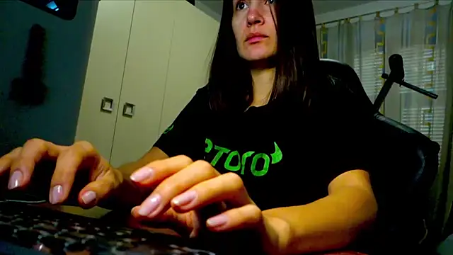 GodlyTheia online show from November 18, 9:47 am