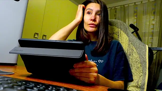 GodlyTheia online show from December 15, 10:08 am