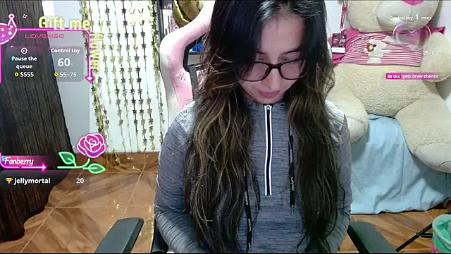 Maggie Fox3 online show from October 6, 1:25 am