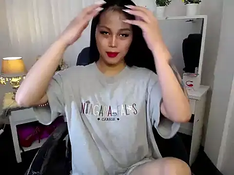 Snapshot of SassyIvanna chatting on February 23, 1:24 am SassyIvanna online show from February 23, 1:24 am