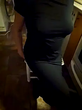 Snapshot of Sim_june chatting on February 2, 2:06 am Sim june online show from February 2, 2:06 am