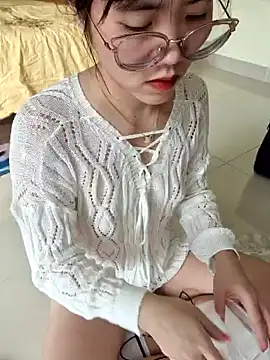 HinaLovely online show from January 6, 1:53 am