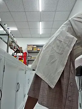 HinaLovely online show from February 14, 9:06 am