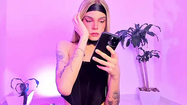 Varya Ferreira online show from April 22, 11:01 am