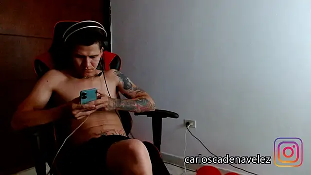 Snapshot of dickmaximum chatting on March 2, 5:19 am dickmaximum online show from March 2, 5:19 am