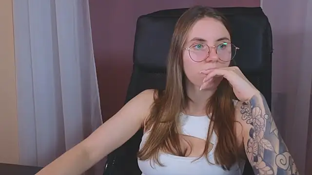 Snapshot of _AnnaStark_ chatting on December 29, 11:39 pm AnnaStark online show from December 29, 11:39 pm