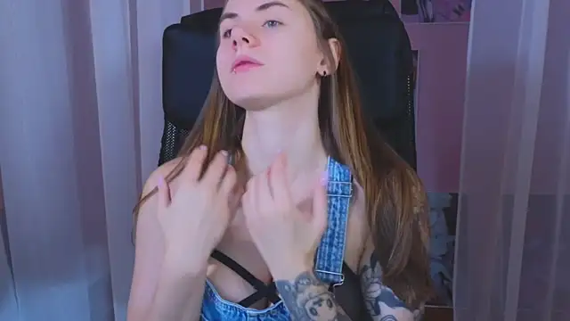 Snapshot of _AnnaStark_ chatting on January 3, 8:22 pm AnnaStark online show from January 3, 8:22 pm