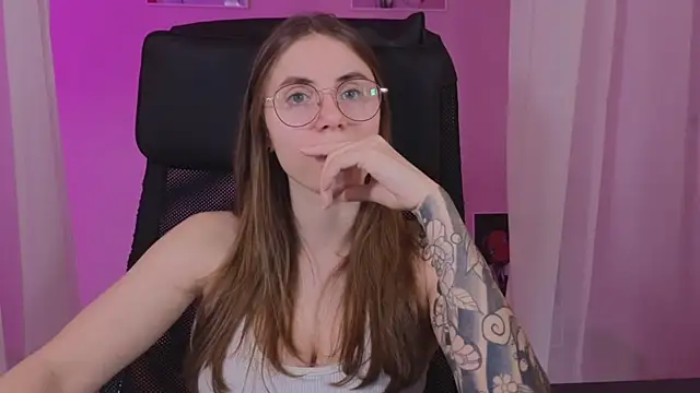 Snapshot of _AnnaStark_ chatting on February 2, 8:41 pm AnnaStark online show from February 2, 8:41 pm