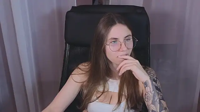 Snapshot of _AnnaStark_ chatting on February 5, 8:25 pm AnnaStark online show from February 5, 8:25 pm