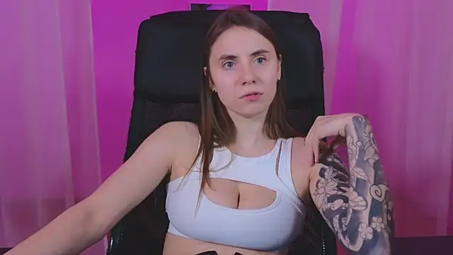 Snapshot of _AnnaStark_ chatting on February 8, 2:26 am AnnaStark online show from February 8, 2:26 am