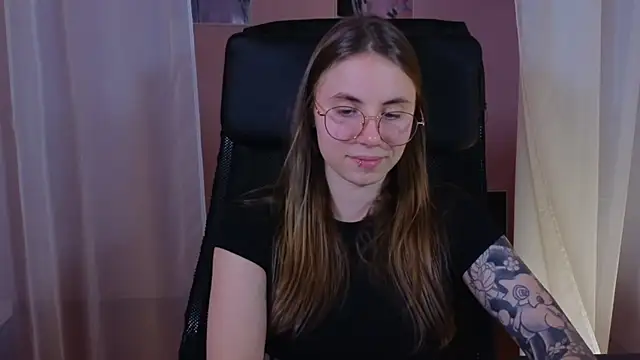 Snapshot of _AnnaStark_ chatting on February 20, 8:36 pm AnnaStark online show from February 20, 8:36 pm