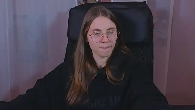 Snapshot of _AnnaStark_ chatting on March 6, 3:24 am AnnaStark online show from March 6, 3:24 am