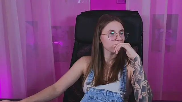 Snapshot of _AnnaStark_ chatting on March 12, 11:33 pm AnnaStark online show from March 12, 11:33 pm