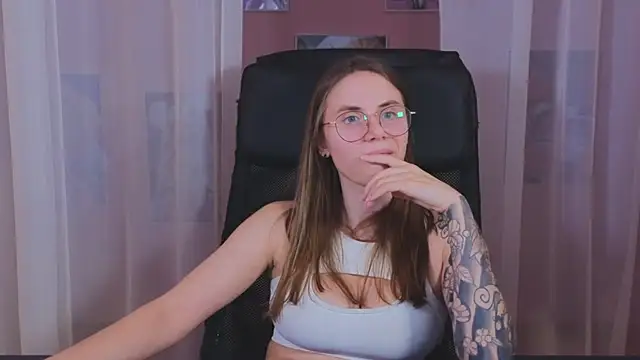 Snapshot of _AnnaStark_ chatting on March 14, 9:14 am AnnaStark online show from March 14, 9:14 am