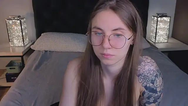 Snapshot of _AnnaStark_ chatting on September 18, 8:22 pm AnnaStark online show from September 18, 8:22 pm