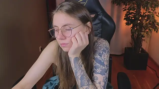 Snapshot of _AnnaStark_ chatting on October 11, 2:37 pm AnnaStark online show from October 11, 2:37 pm