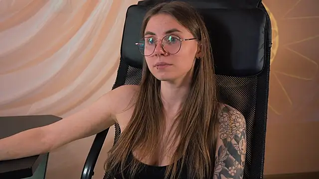 Snapshot of _AnnaStark_ chatting on October 26, 8:20 am AnnaStark online show from October 26, 8:20 am