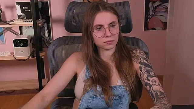 Snapshot of _AnnaStark_ chatting on November 13, 8:30 pm AnnaStark online show from November 13, 8:30 pm