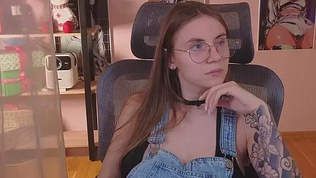 Snapshot of _AnnaStark_ chatting on December 5, 8:38 pm AnnaStark online show from December 5, 8:38 pm