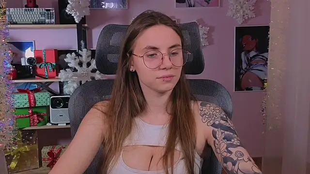 Snapshot of _AnnaStark_ chatting on December 18, 8:26 pm AnnaStark online show from December 18, 8:26 pm