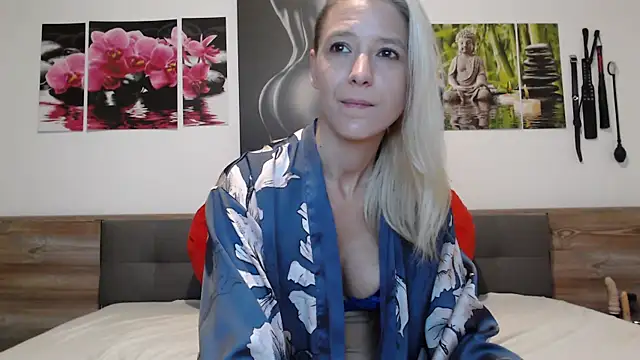 Naschkatze01 online show from October 13, 6:35 am